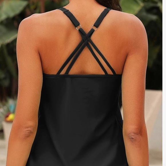 New women’s 3Xl
Elegant Black Swim Dress
TOP ONLY
Double Strappy Back - Picture 6 of 7